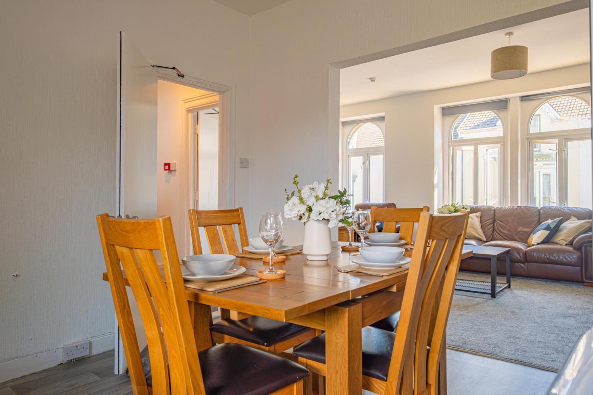 Castleview Coastal Comfort With 2 Parking Spaces Oystermouth Екстер'єр фото