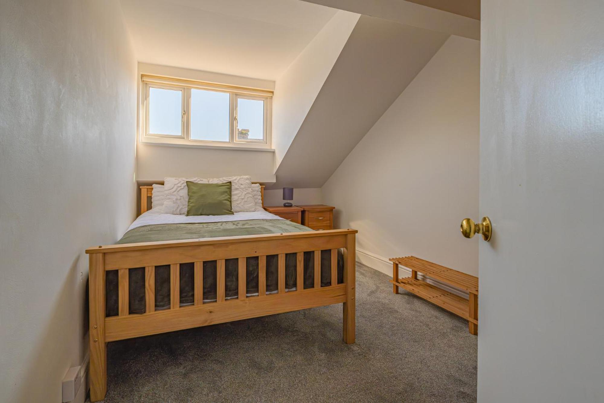 Castleview Coastal Comfort With 2 Parking Spaces Oystermouth Екстер'єр фото