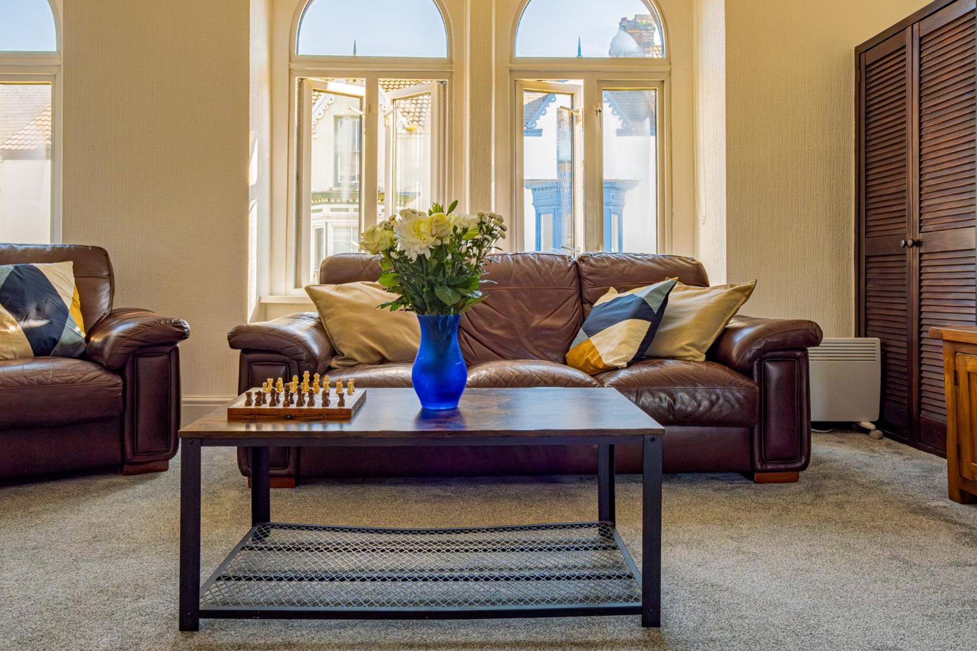 Castleview Coastal Comfort With 2 Parking Spaces Oystermouth Екстер'єр фото